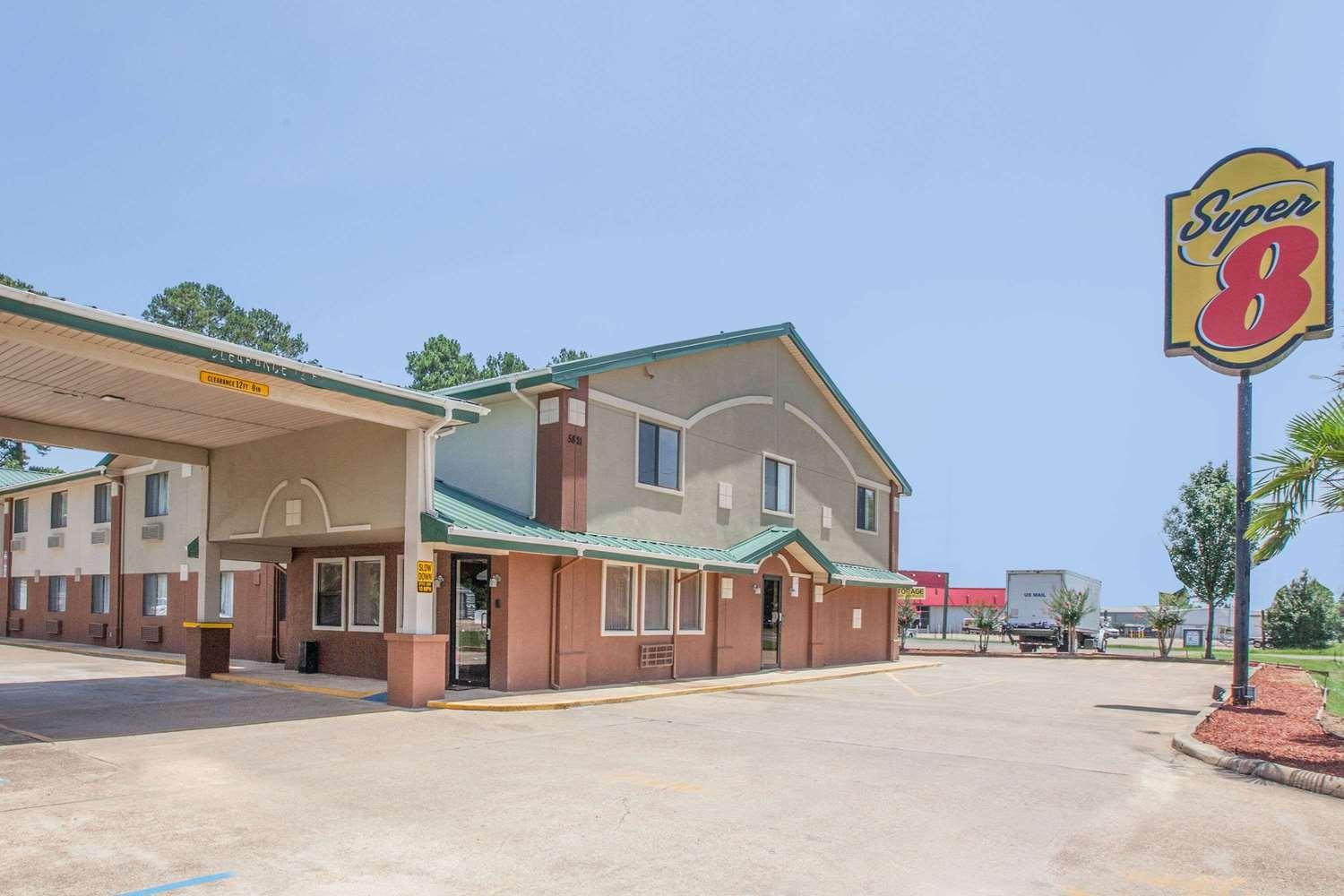 Super 8 by Wyndham Natchitoches in Natchitoches, LA