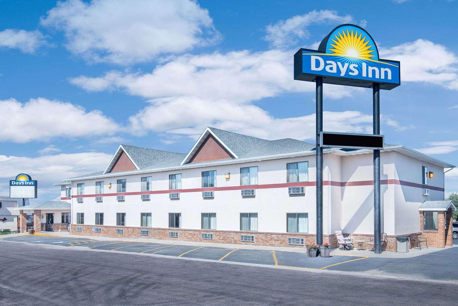 Days Inn by Wyndham Wall in Wall, SD