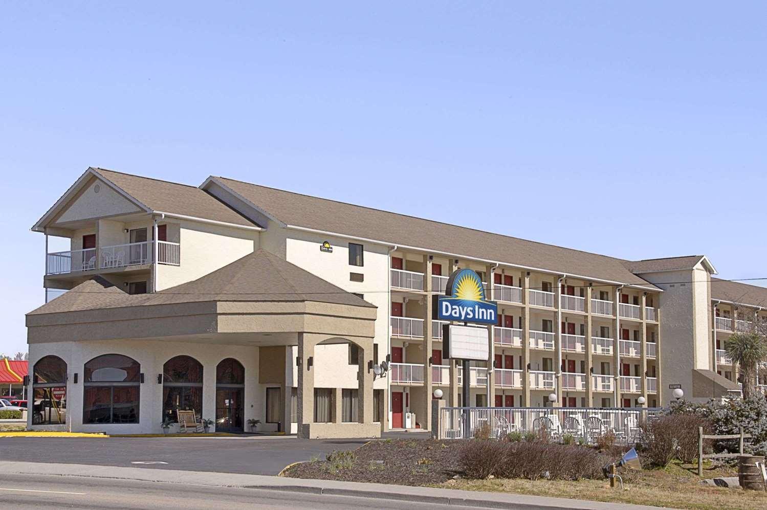 Days Inn by Wyndham Apple Valley Pigeon Forge/Sevierville in Sevierville, TN