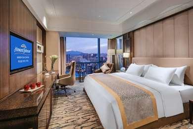 Howard Johnson by Wyndham Kangda Plaza Qingdao в Циндао, CN