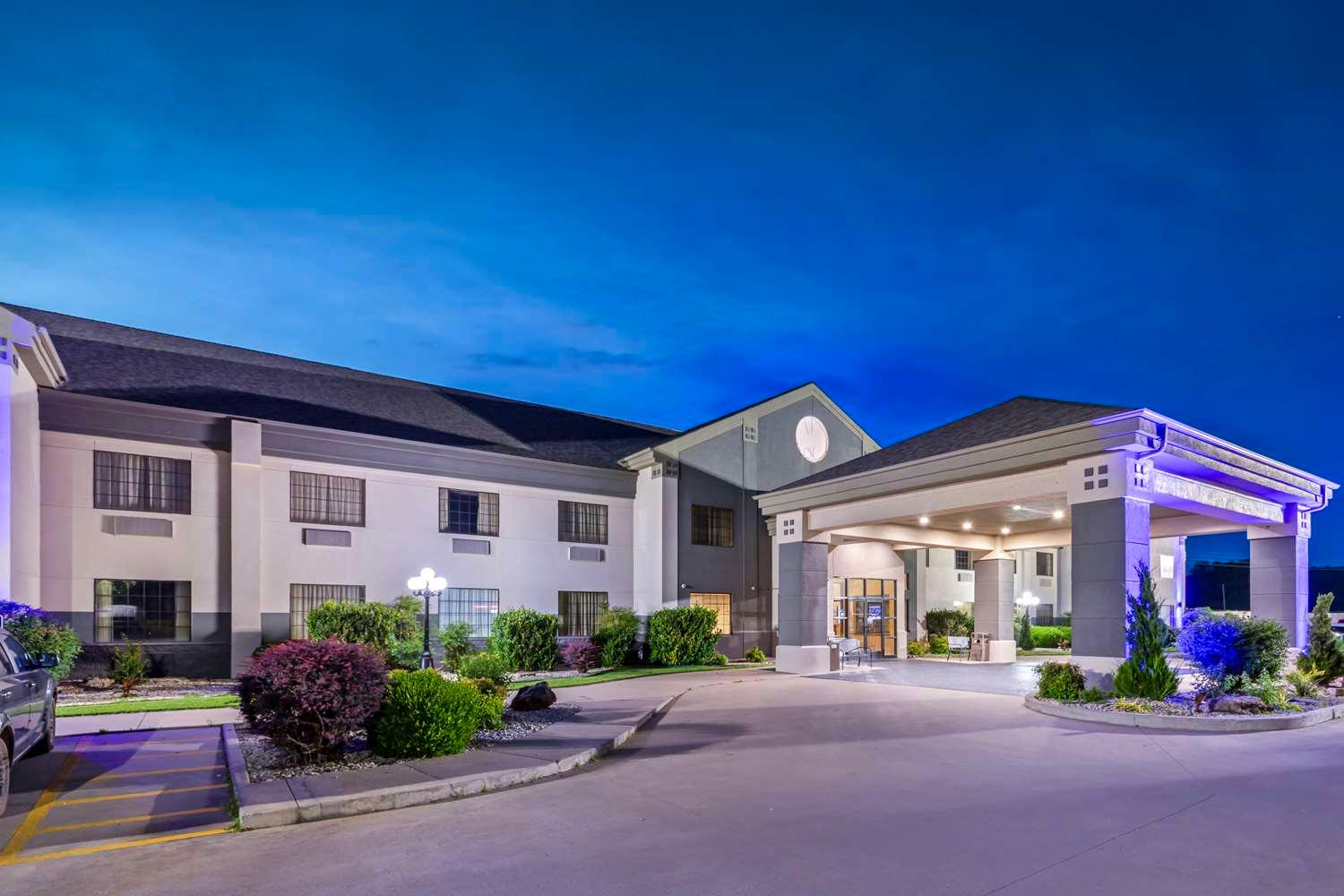 Best Western Locust Grove Inn & Suites image