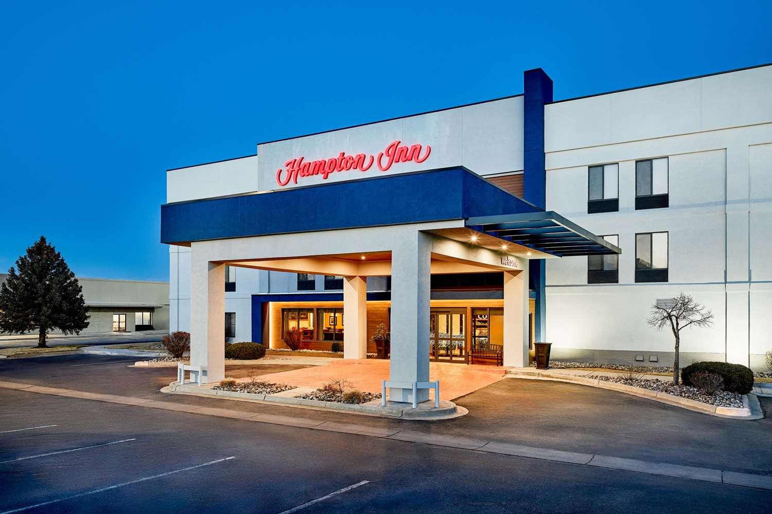 Hampton Inn Longmont image