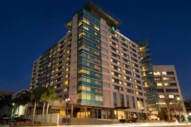 Glendale, CA의 Embassy Suites by Hilton Los Angeles Glendale