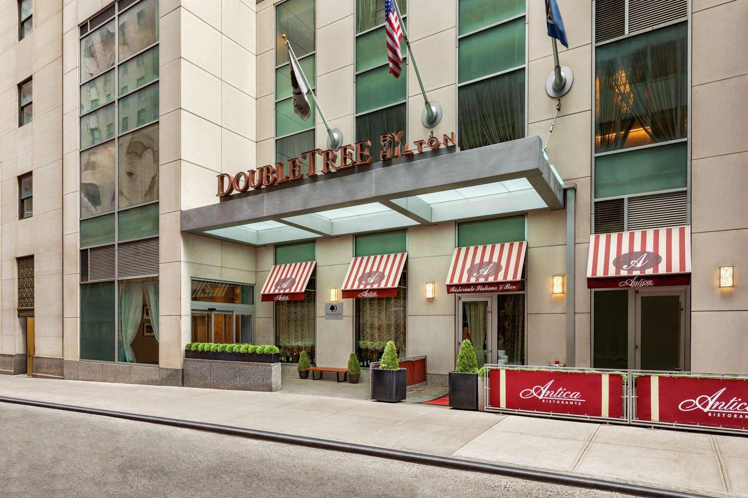 DoubleTree by Hilton New York Downtown image