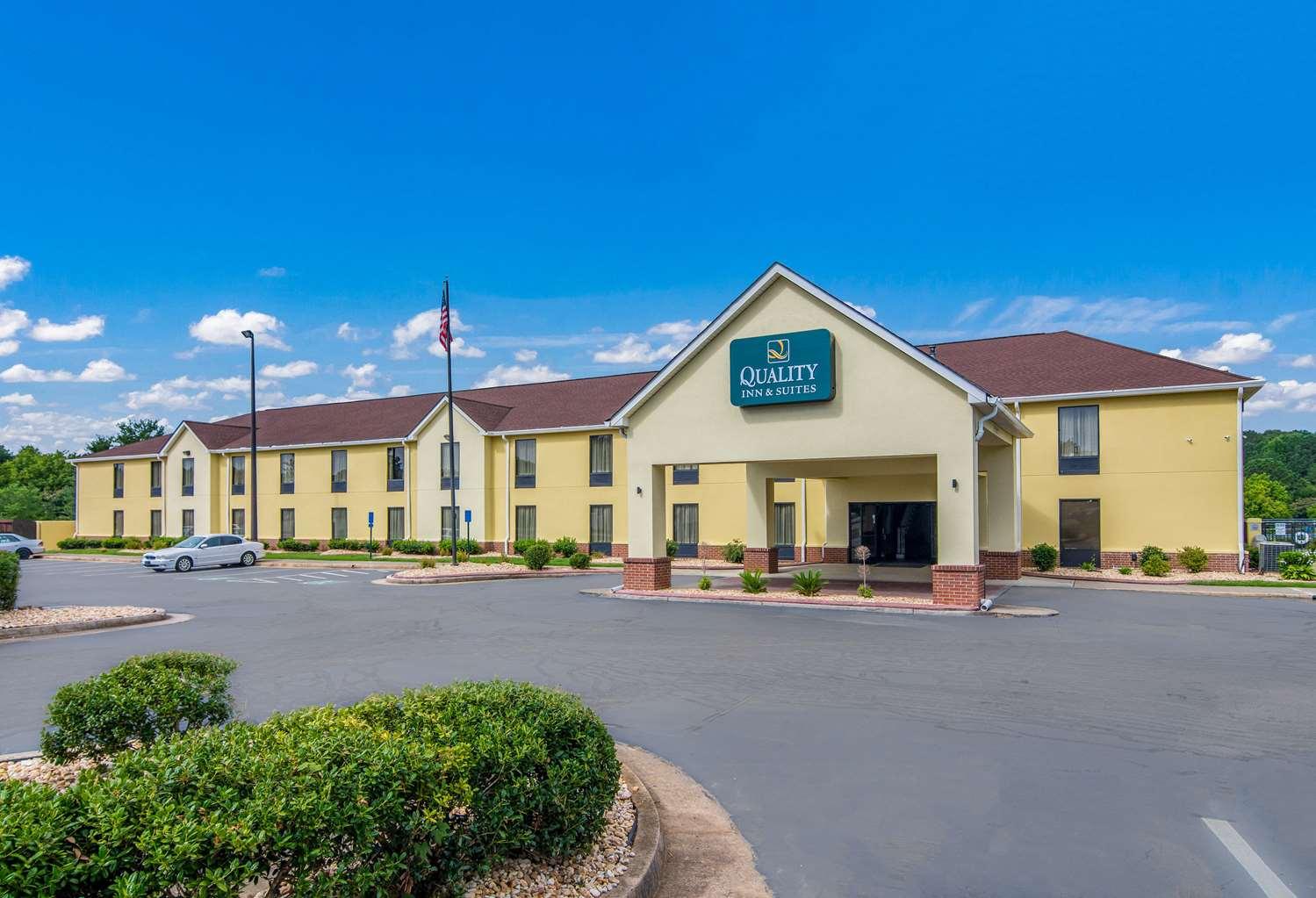 Quality Inn and Suites image