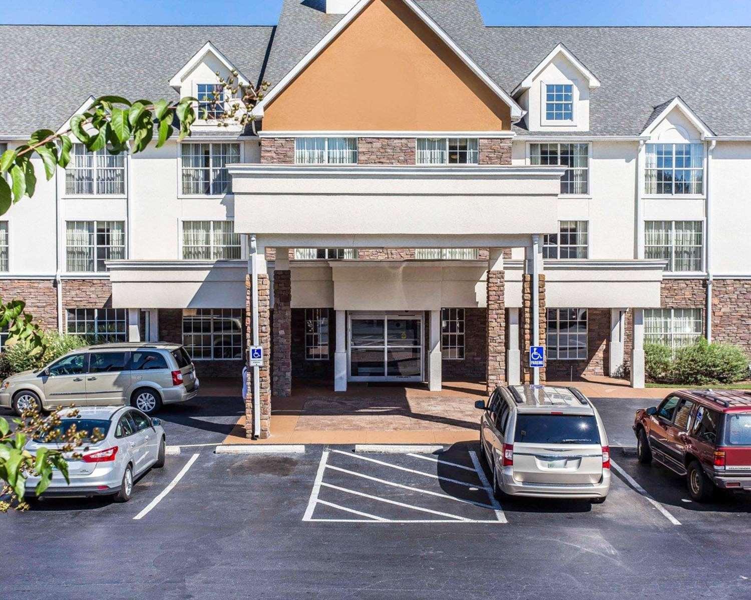 Comfort Inn and Suites Smyrna image