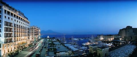 Grand Hotel Vesuvio ใน Naples, IT