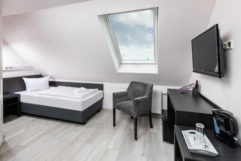 City Hotel Kaiserhof в Offenbach am Main, DE