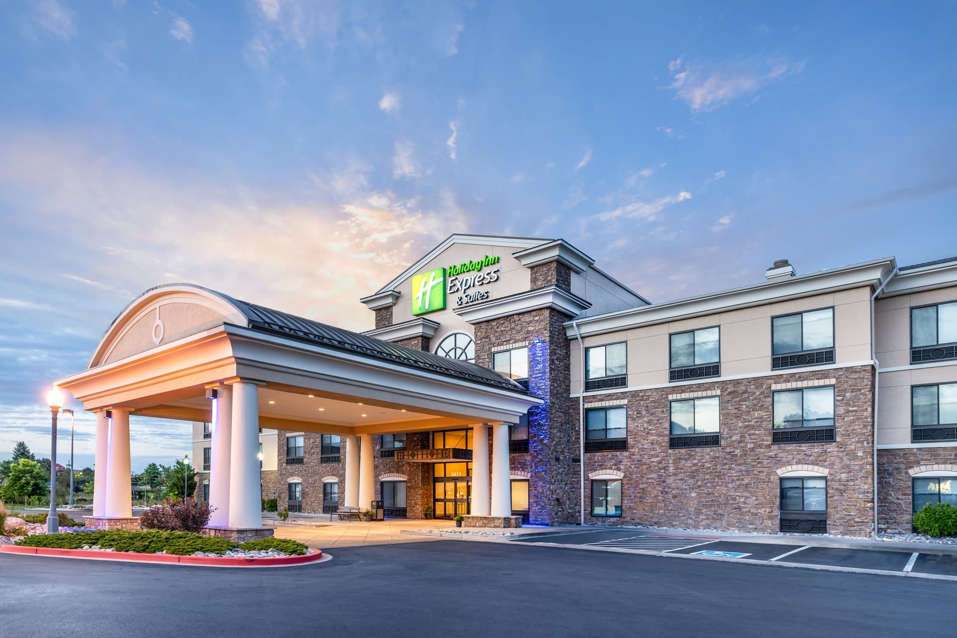 Holiday Inn Express Hotel & Suites Colorado Springs-First & Main в Колорадо-Спрингс, CO