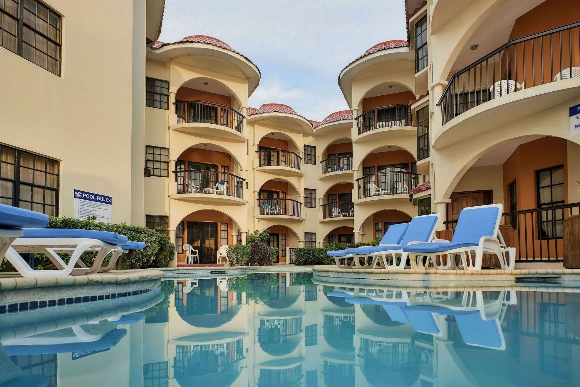 San Pedro, BZ 的 SunBreeze Suites