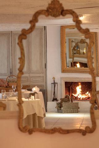 Le Phebus & Spa Carita à Joucas, FR