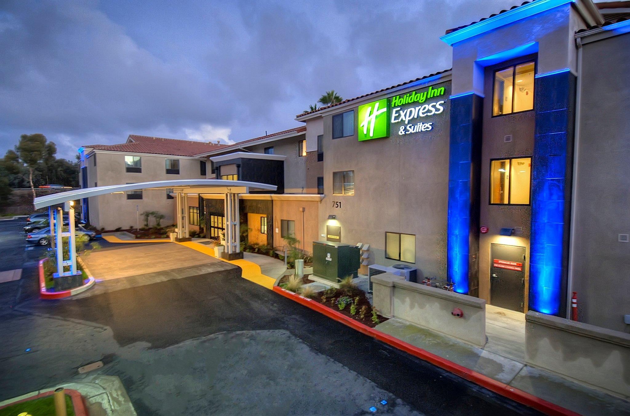 Holiday Inn Express & Suites Carlsbad Beach in Carlsbad, CA