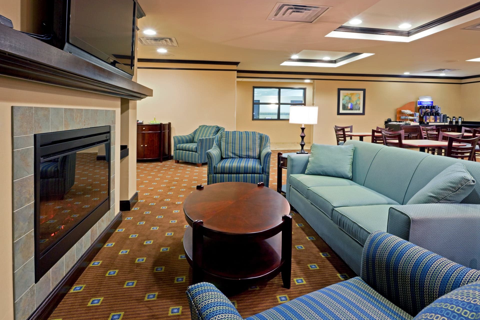 Holiday Inn Express & Suites Syracuse North-Airport Area в Цицерон, NY
