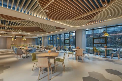 Holiday Inn Express Nantong Textile City в Наньтун, CN