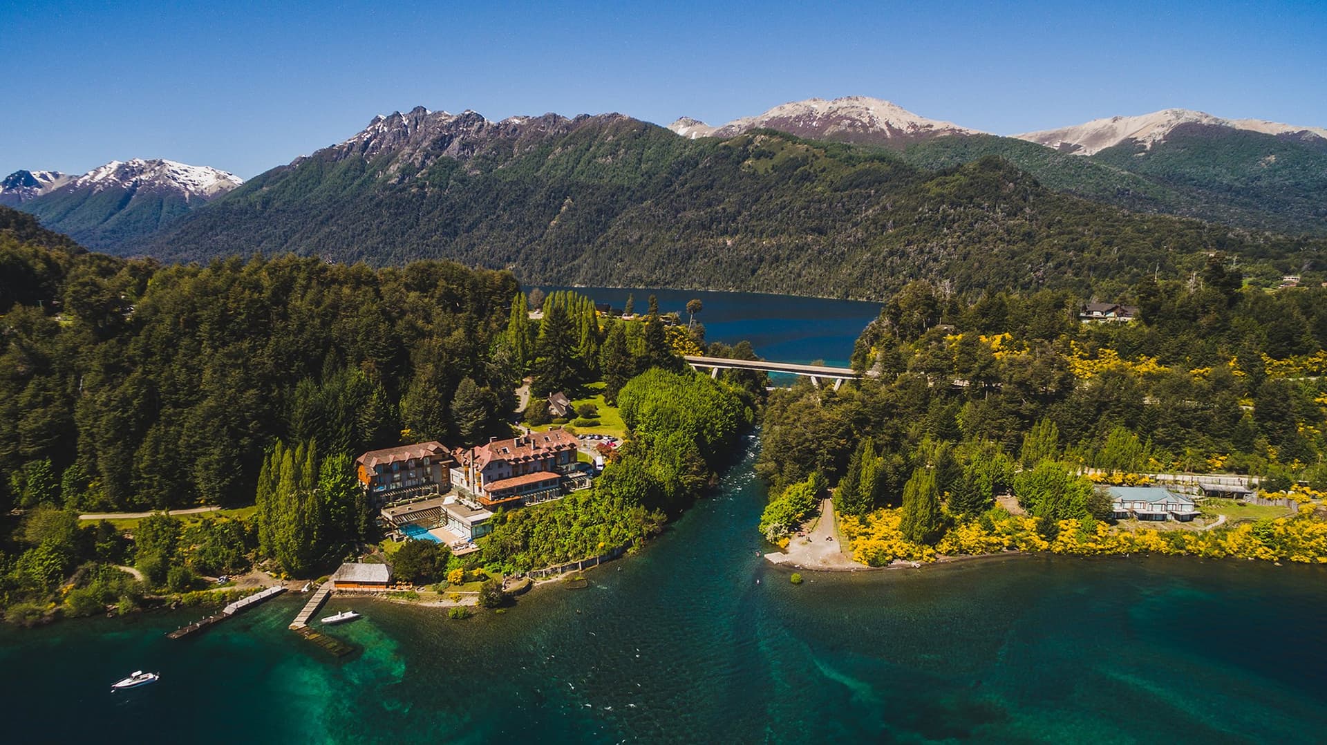 Correntoso Lake & River Hotel в Villa La Angostura, AR