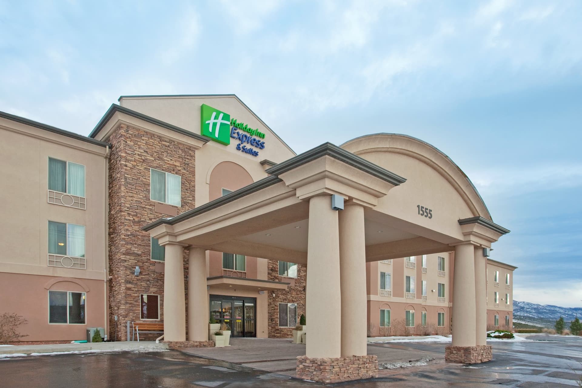 Holiday Inn Express Hotel & Suites Cedar City в Сидар-Сити, UT