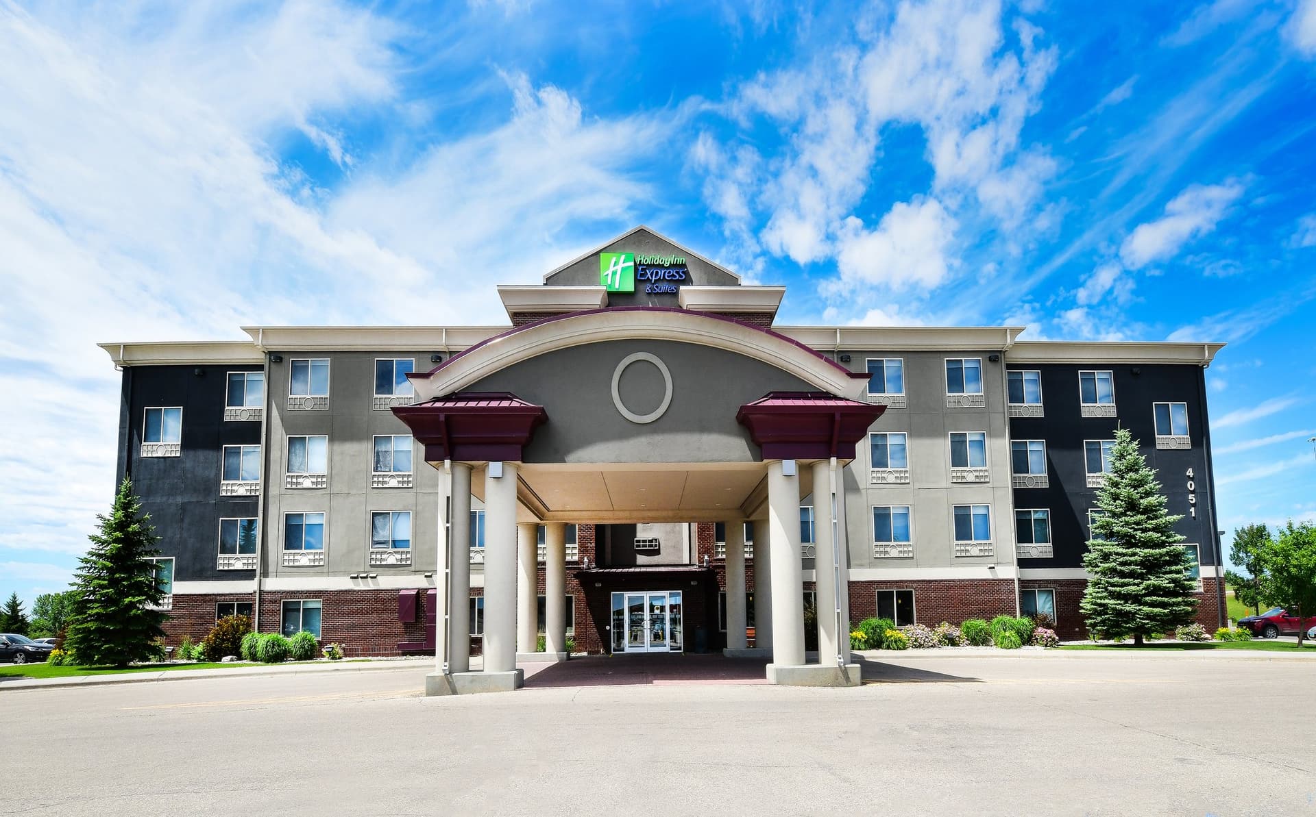 Holiday Inn Express Hotel & Suites Grand Forks в Гранд-Форкс, ND