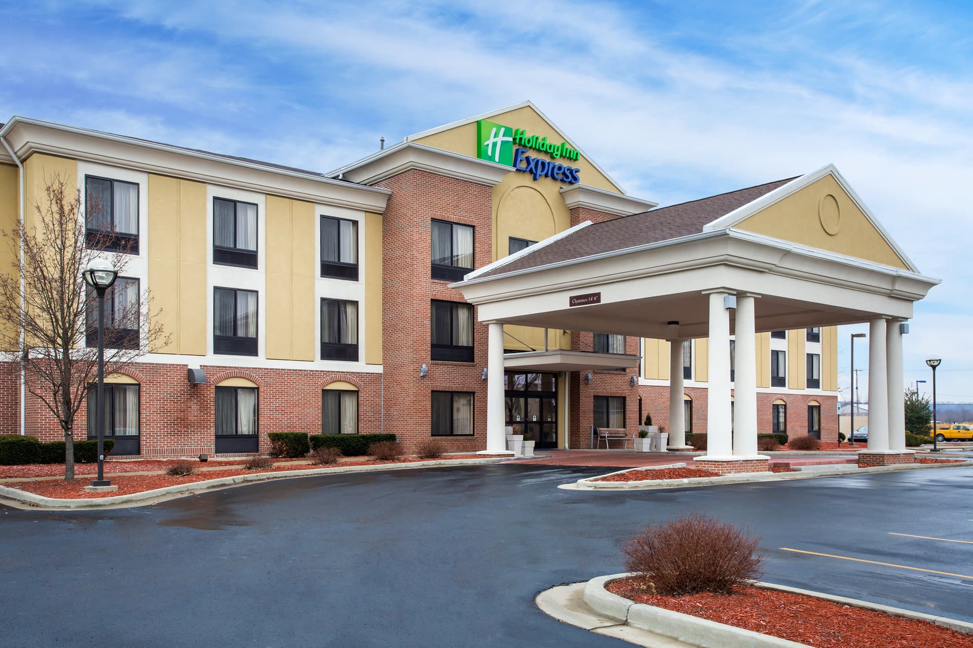 Holiday Inn Express Hotel & Suites Martinsville в Мартинсвилл, IN