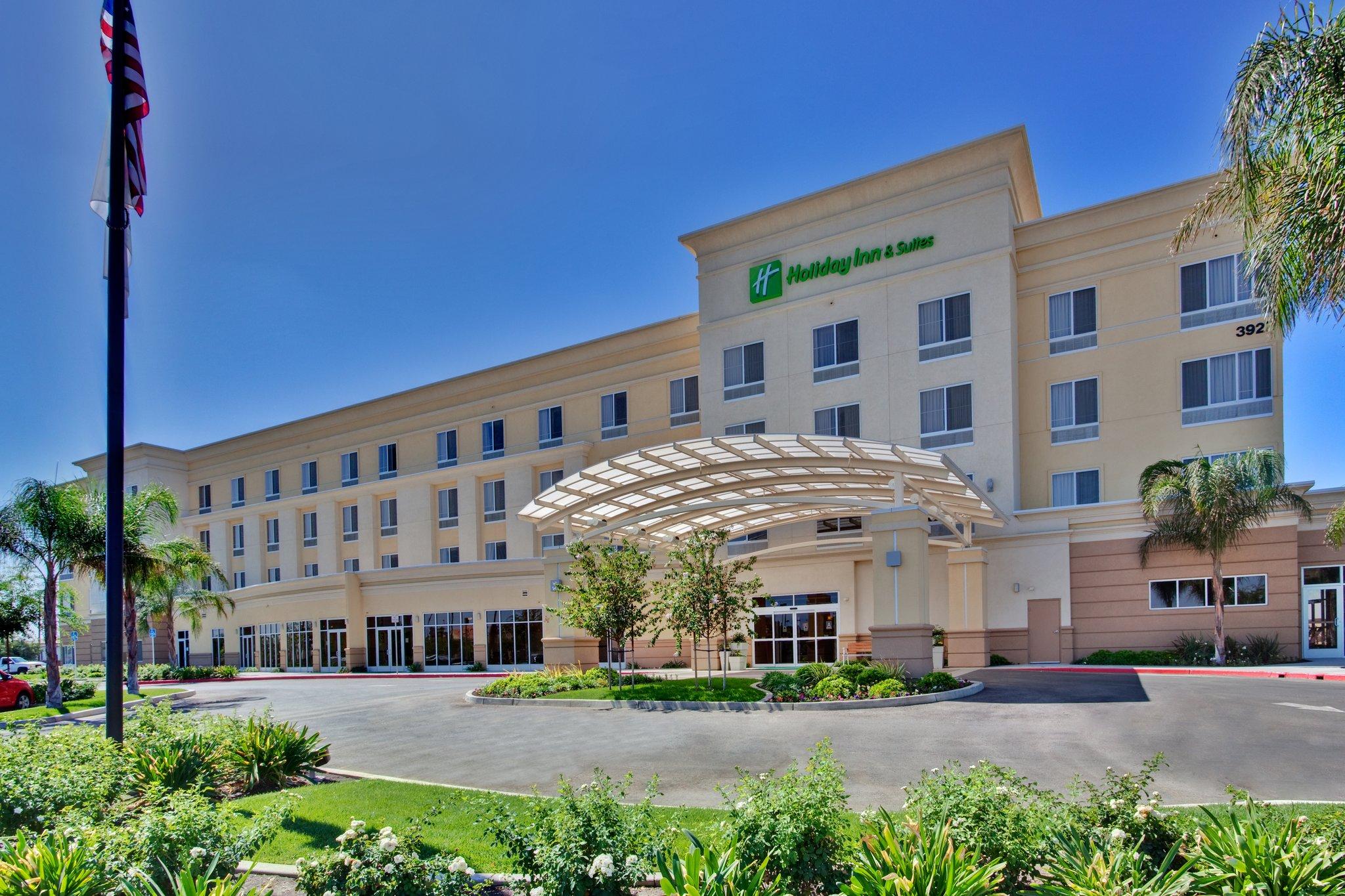 Holiday Inn Hotel & Suites Bakersfield in Bakersfield, CA