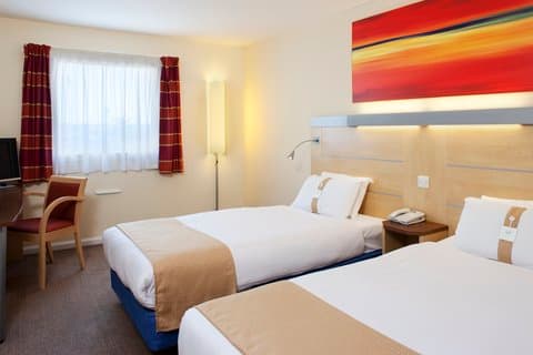 Holiday Inn Express Cardiff Airport em Barry, GB3