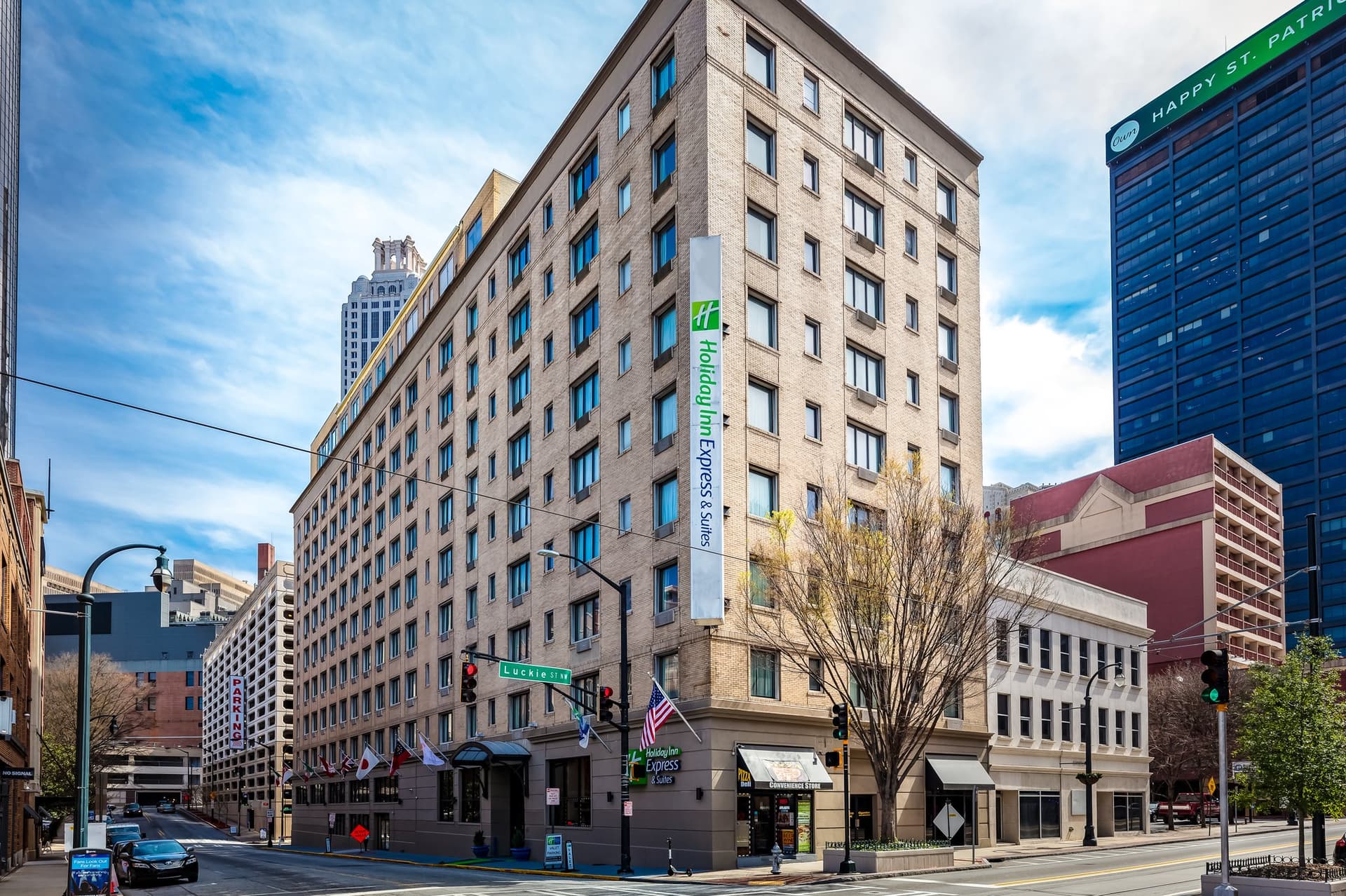 Holiday Inn Express & Suites Atlanta Downtown в Атланта, GA