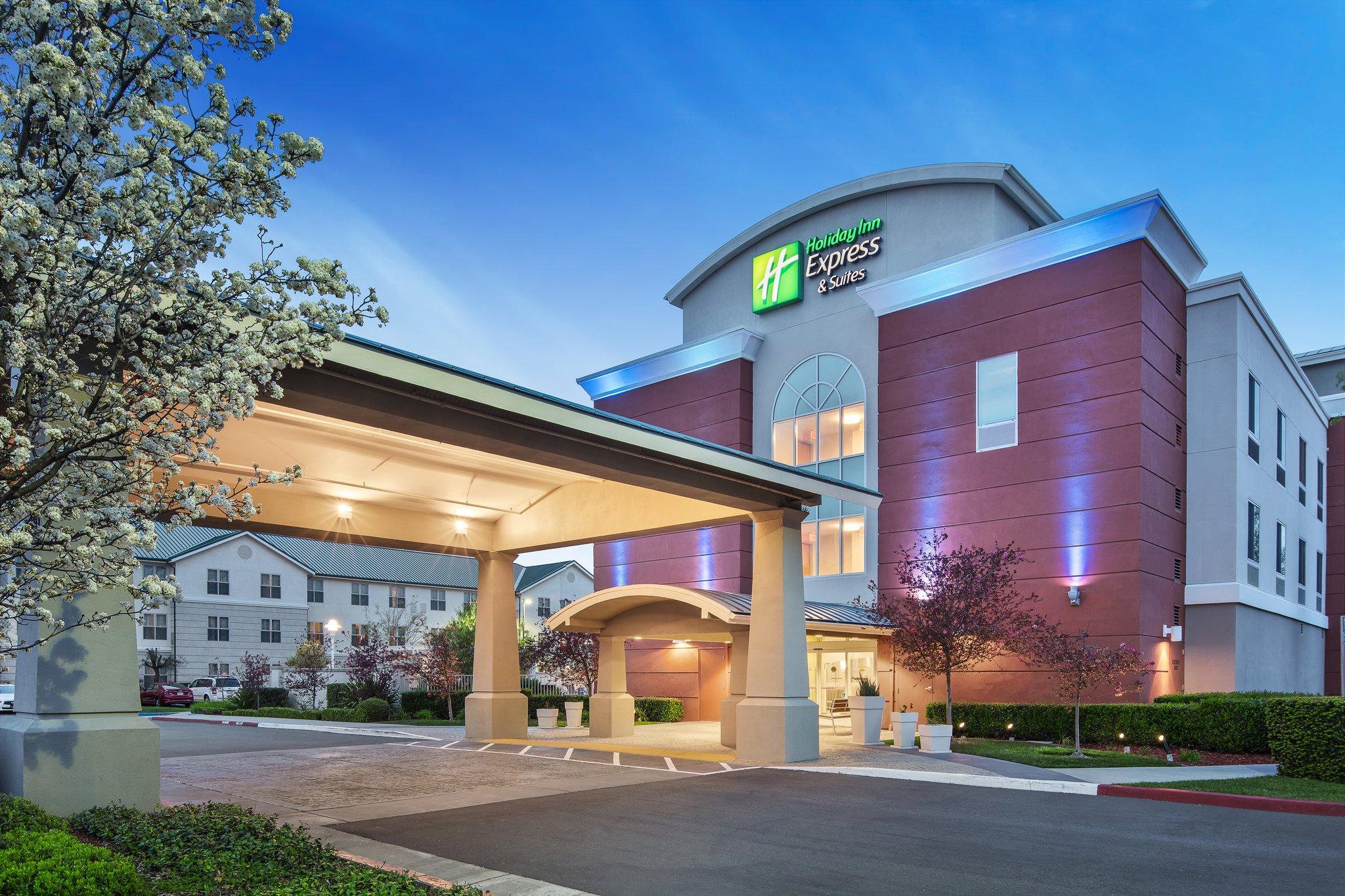 Holiday Inn Express & Suites Sacramento Airport Natomas in Sacramento, CA