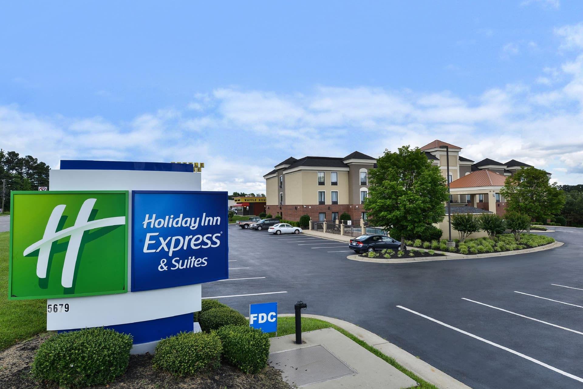 Holiday Inn Express Hotel & Suites Petersburg/Dinwiddie in Petersburg, VA