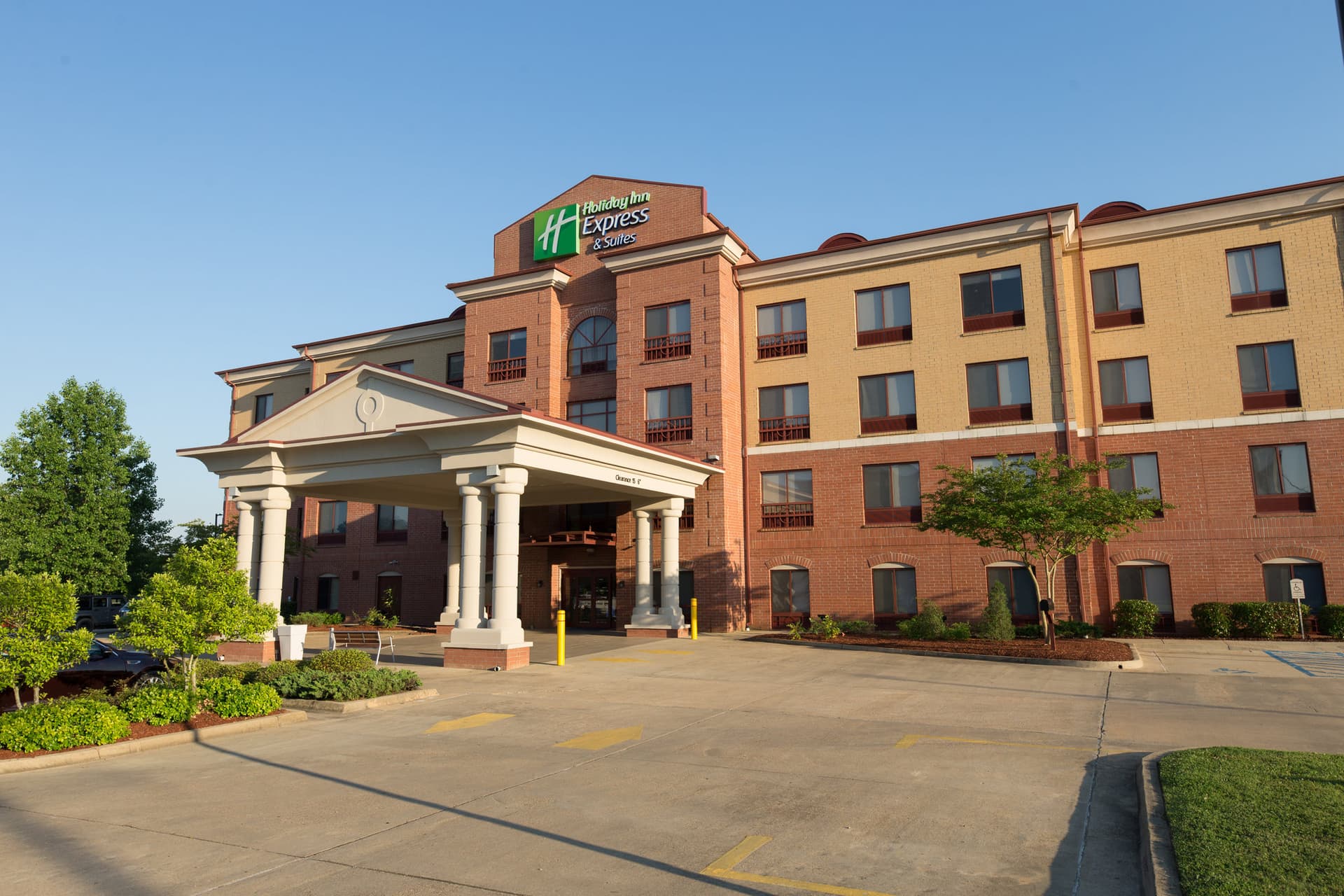 Holiday Inn Express & Suites Clinton (MS) в Клинтон, MS