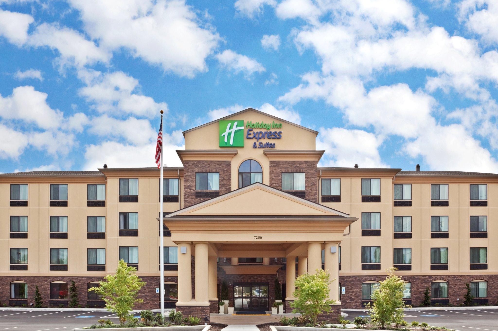 Holiday Inn Express & Suites Vancouver Mall/Portland Area in Vancouver, WA