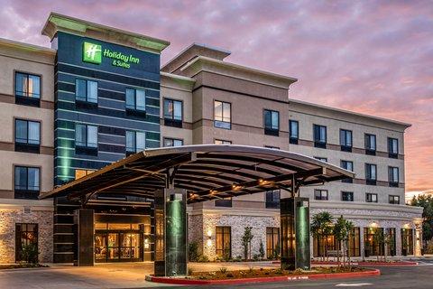 Holiday Inn Hotel & Suites Milpitas in Milpitas, CA