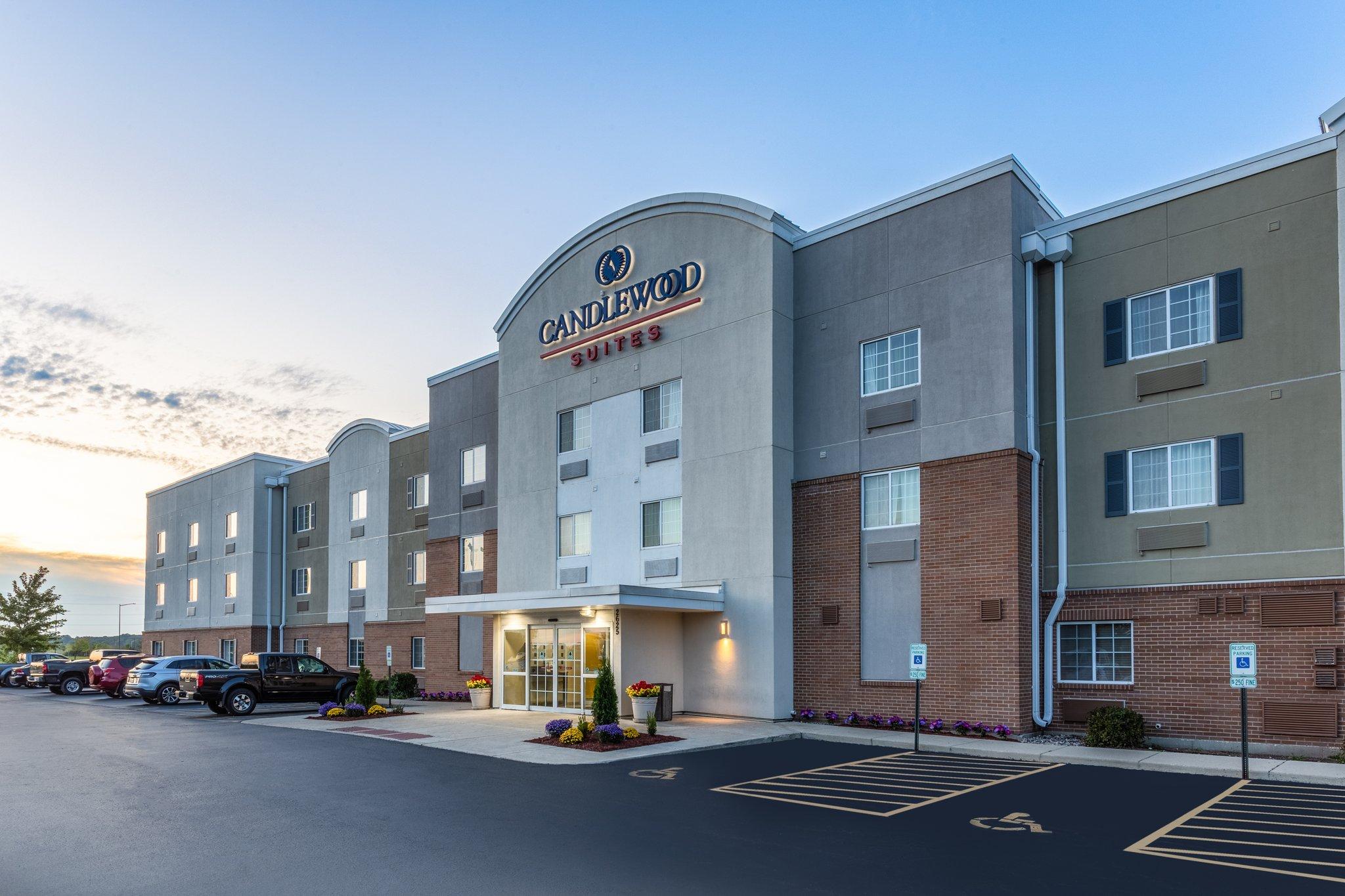 Candlewood Suites Aurora-Naperville image