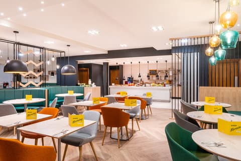 Holiday Inn Stevenage в Стивенедж, GB1