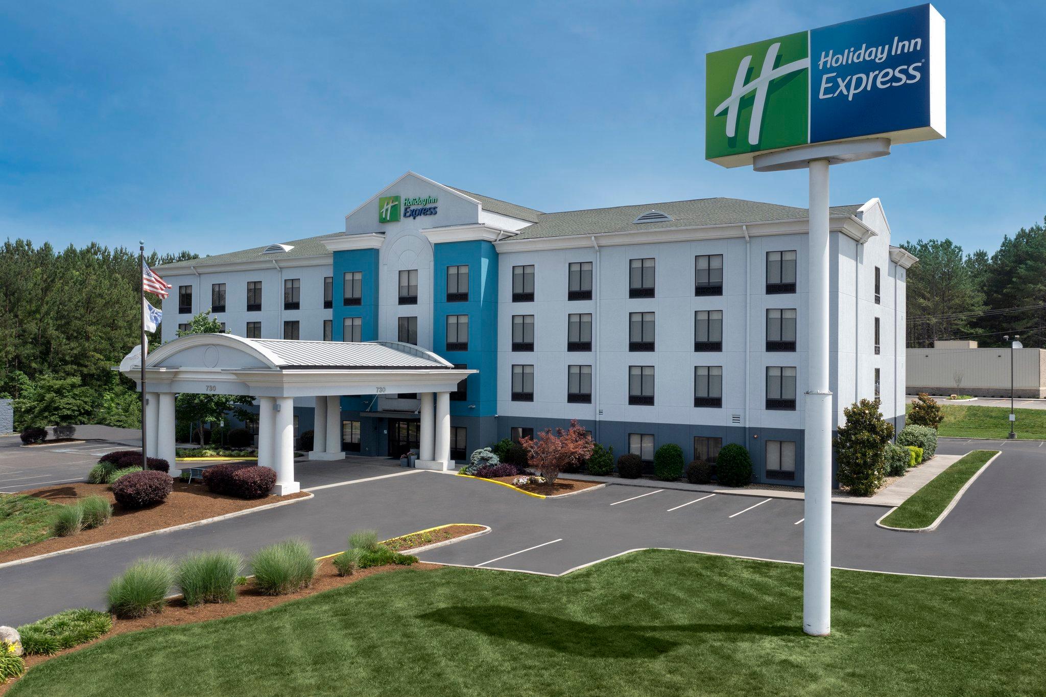 Holiday Inn Express Knoxville-Strawberry Plains in Knoxville, TN