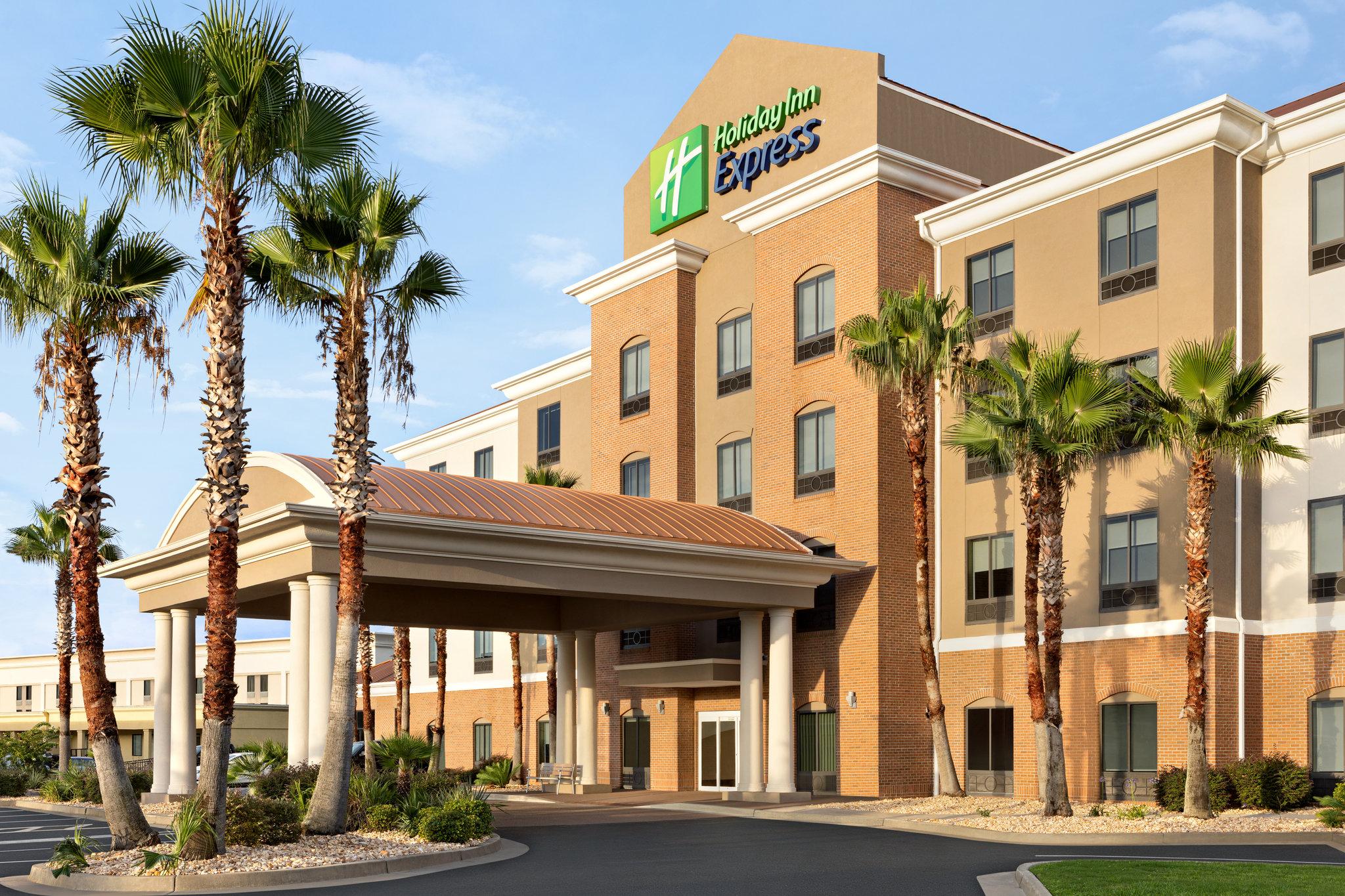 Holiday Inn Express Hotel & Suites Waycross in Waycross, GA