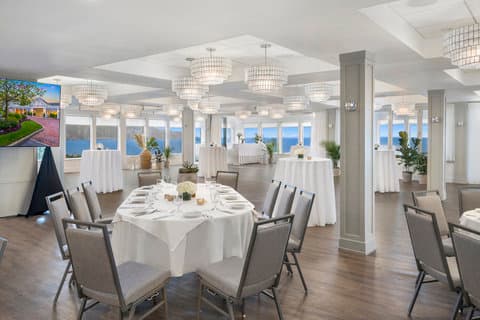 Sea Crest Beach Resort в Falmouth, MA