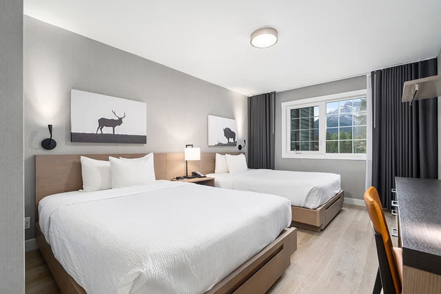 Lake Louise Inn в CA