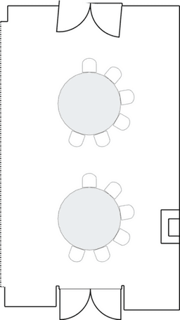 Круглые столы, расставленные полукругом