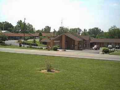 Four Seasons Motel в Mt. Vernon, IN