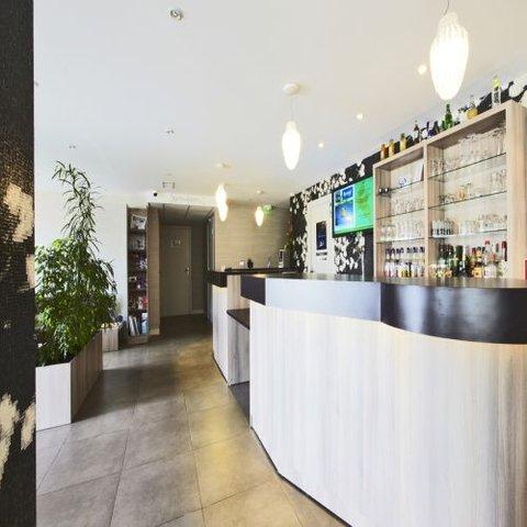 Kyriad Lyon Est - Saint Bonnet De Mure, Lyon, FR