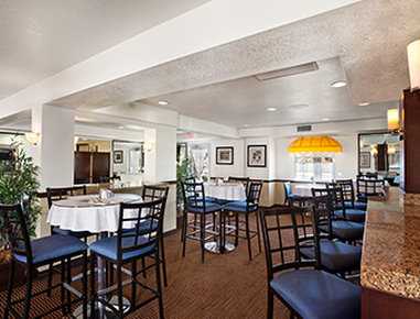 Super 8 by Wyndham Germantown/Milwaukee i Germantown, WI