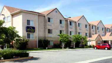 Microtel Inn & Suites by Wyndham Morgan Hill/San Jose Area в Morgan Hill, CA