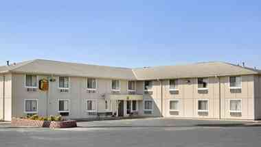 Super 8 by Wyndham Rock Port MO in Rock Port, MO