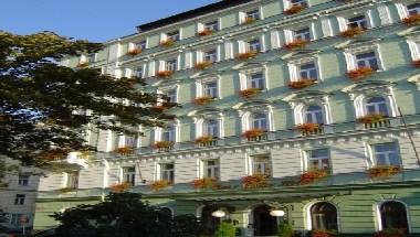 Hotel Green Garden image