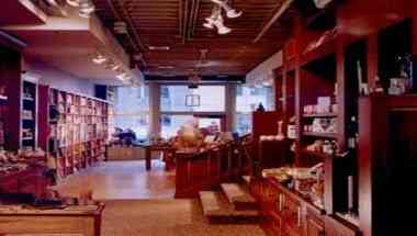 Crazy Wisdom Bookstore And Tea Room i Ann Arbor, MI