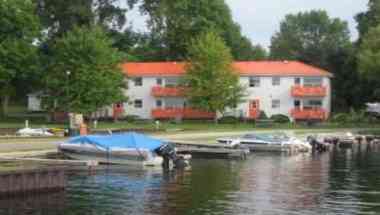 Roseneath, ONにおけるGolden Beach Resort