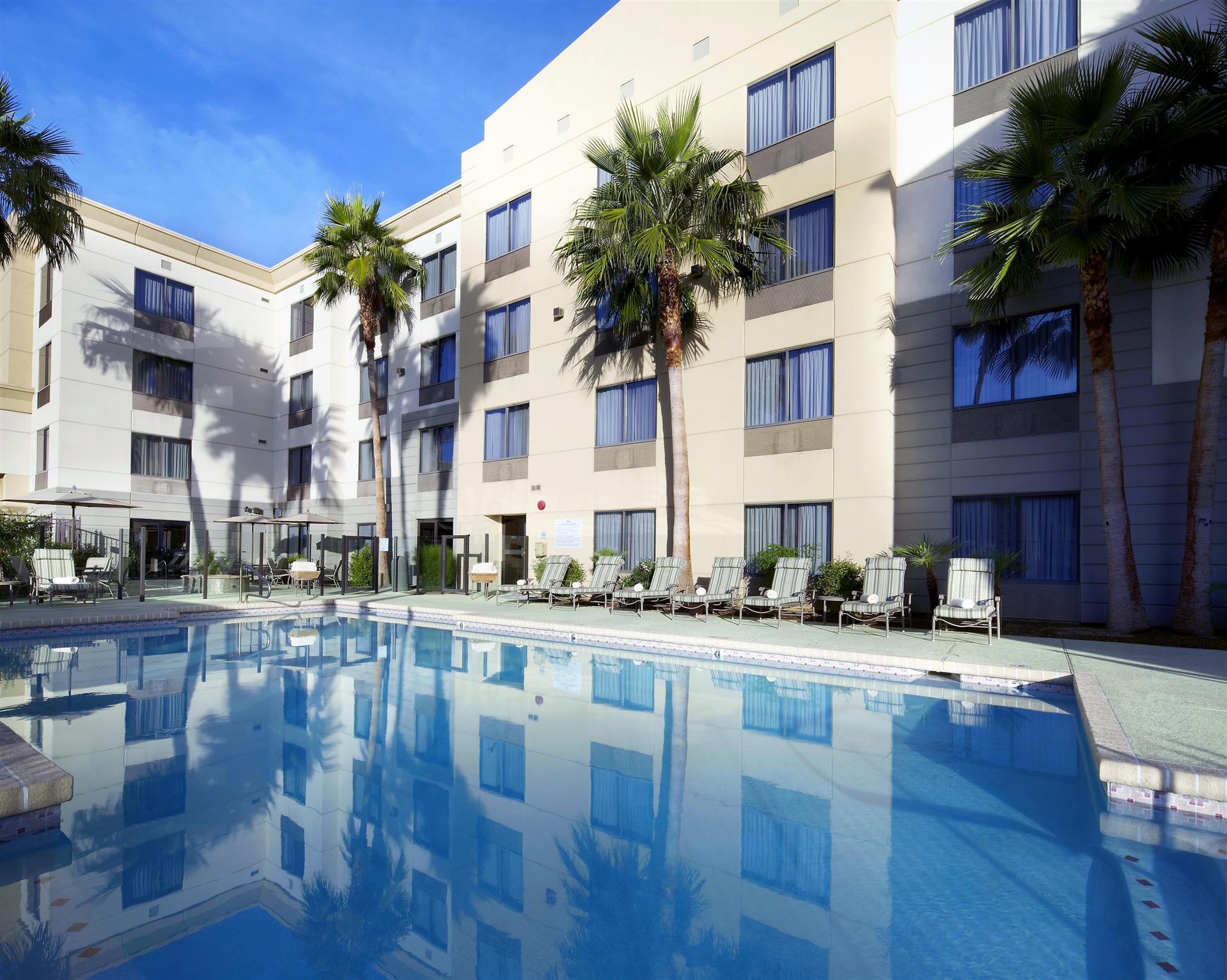 Hampton Inn Phoenix-Biltmore image