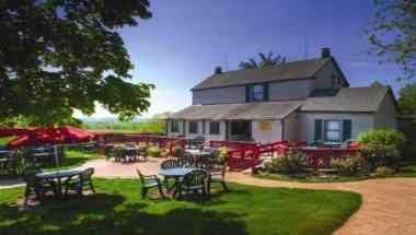 Sugar Creek Vineyards & Winery в Defiance, MO