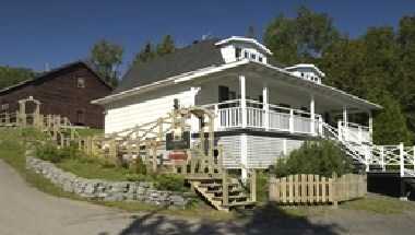 Hotel au Petit Berger a La Malbaie, QC