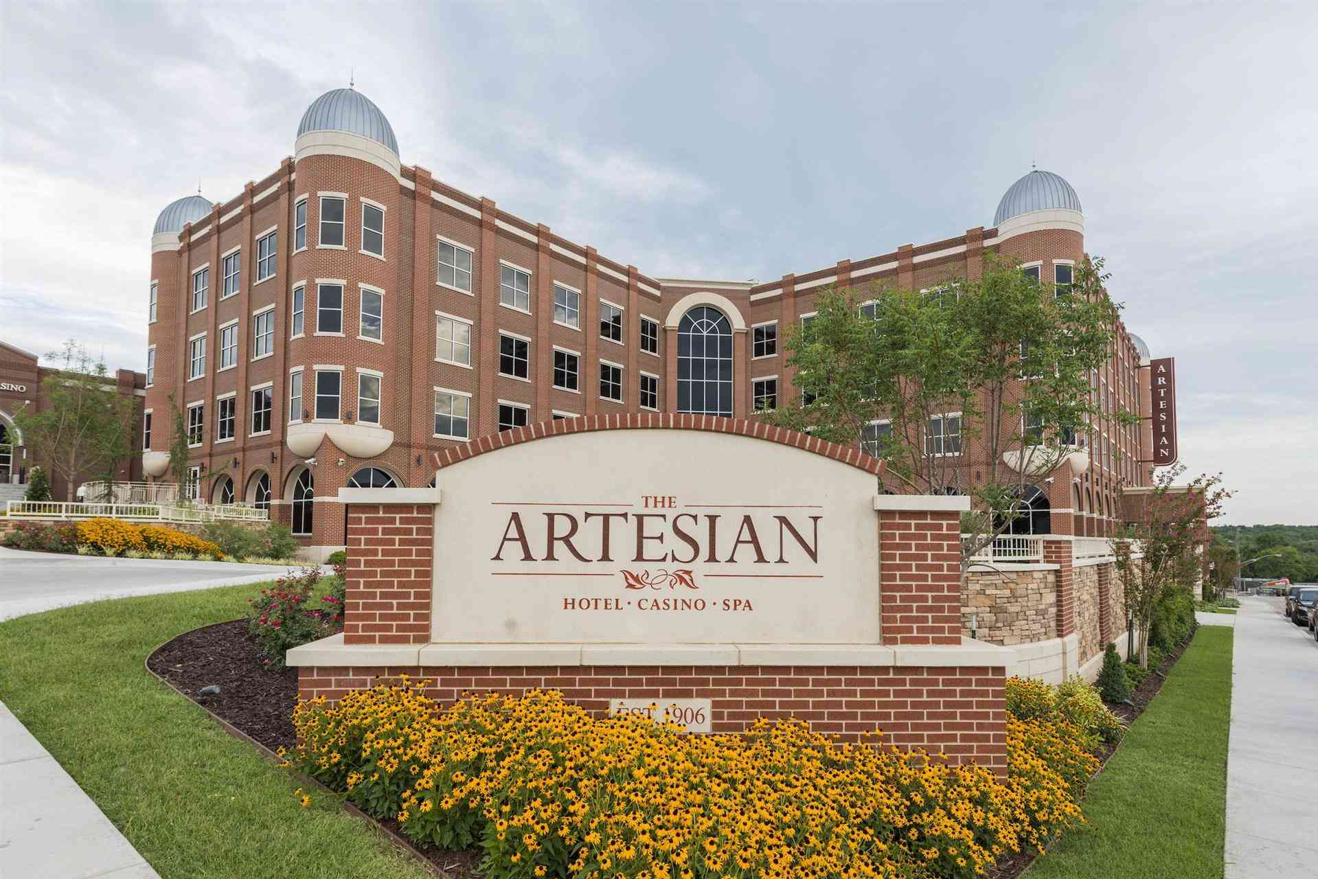The Artesian Hotel, Casino & Spa в Sulphur, OK