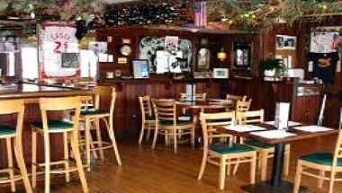 Cull House в Islip, NY